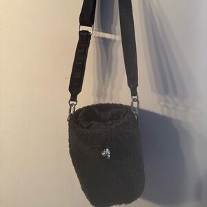 Black Sherpa Lulu Bucket Bag